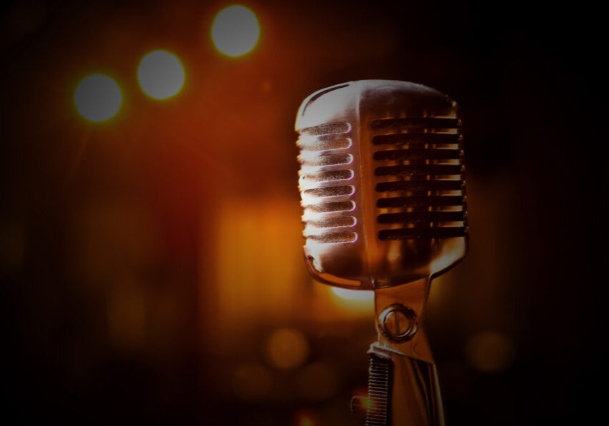 10-23OCT_GenericMicrophone_2400x1400